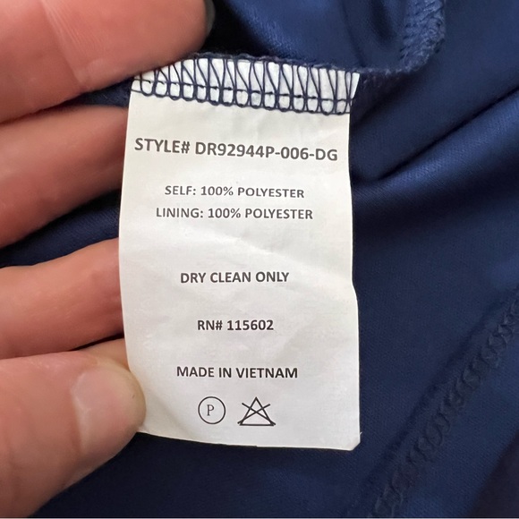 Lulu’s LUSH navy floral maxi dress - Picture 10 of 11